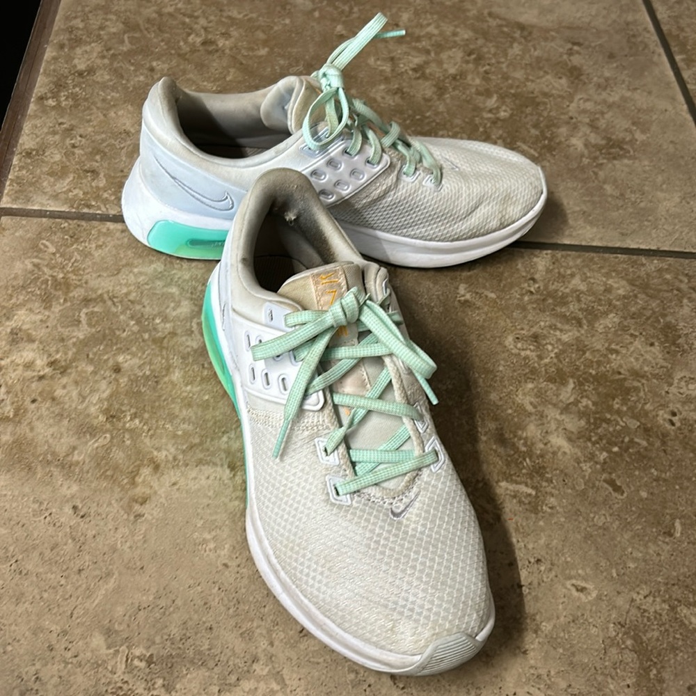 Nike women’s size 7.5